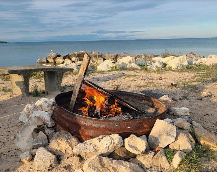 Bayview Motel (Wishing Well Motel) - From Web Listing (newer photo)